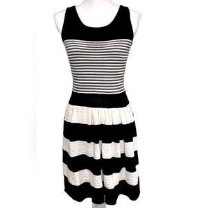 Jessica Simpson Black and white striped dress Small